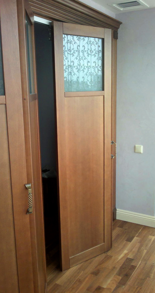 складная дверь деревянная шпонированная