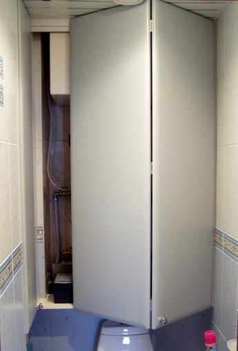 складные двери для шкафчика в туалете